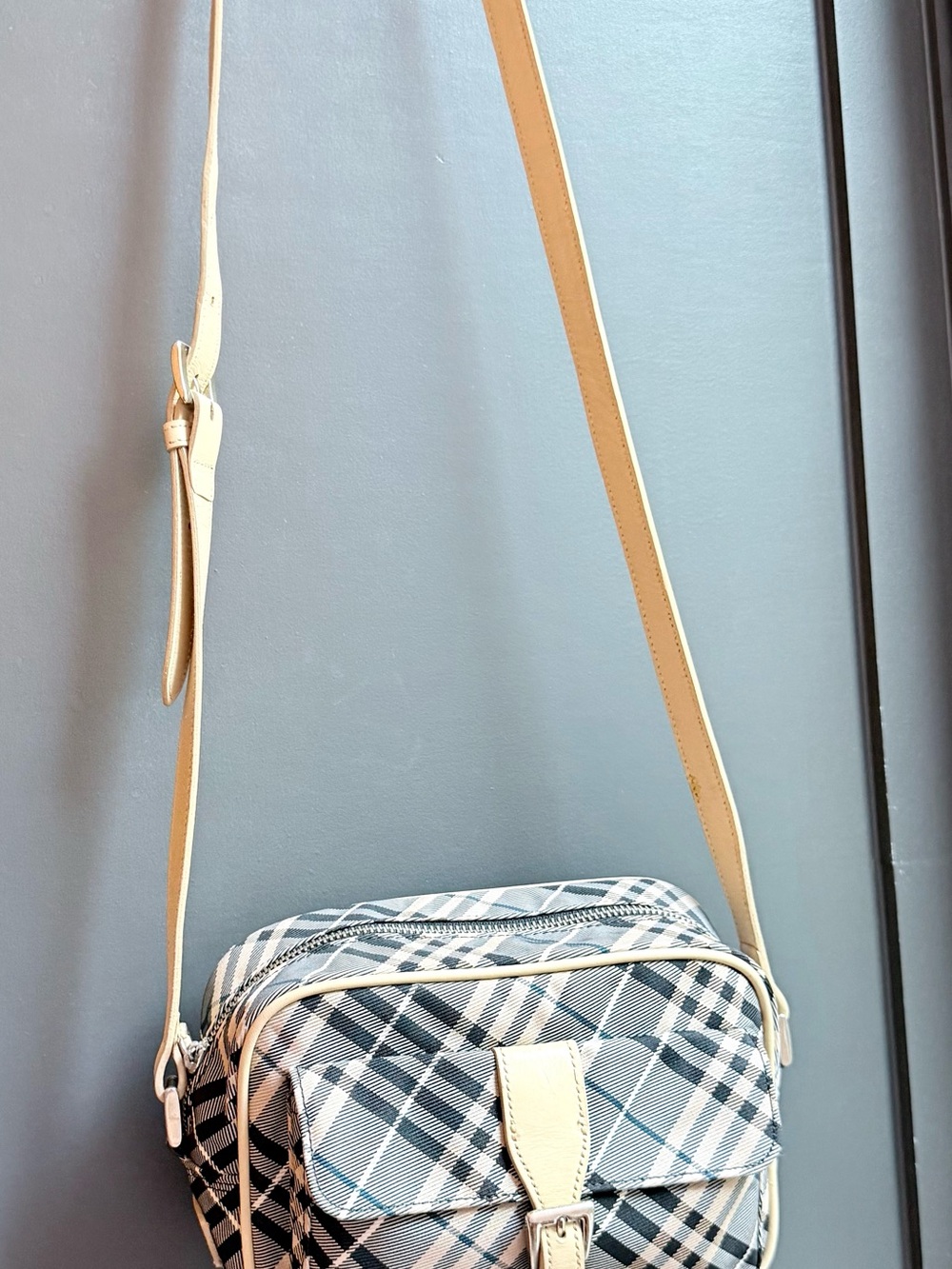 Authentic Vintage Burberry
Blue Label Nova Check Bag w/COA - Picture 3 of 13